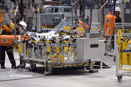 Automobile manufacturing at a VinFast plant in Ha Tinh province. (Photo: VNA)