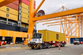 Cargo handling operations at Berths 3 and 4 of the Hai Phong International Gateway Port. (Photo: VNA)