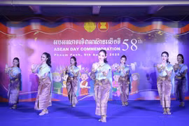 Artistic performances at the 58th anniversary celebration of ASEAN’s founding, organised by Cambodia’s Ministry of Culture and Fine Arts. (Photo: VNA)