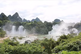A panoramic view of the Ban Gioc (Vietnam) – Detian (China) Cross-Border Tourism Cooperation Zone. (Photo: VNA)