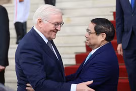 Prime Minister Pham Minh Chinh (R) meets with German President Frank-Walter Steinmeier during the latter’s state visit to Vietnam on January 24, 2024. (Photo: VNA)