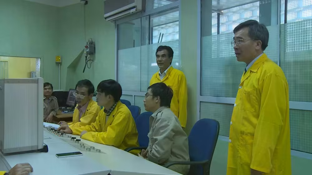 personnel-training-at-the-da-lat-nuclear-reactor-in-the-central-highlands-province-of-lam-dong.jpg