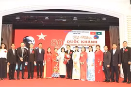 Participants in the ceremony in Macau (China) on September 8 marking the 80th anniversary of the August Revolution and National Day of Vietnam. (Photo: VNA)