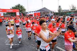 Nearly 8,000 runners join AirAsia RedRun Da Nang 2026 (Photo: VNA)