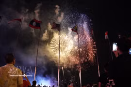 The high-altitude firework displays at the Saigon River tunnel entrance in Ho Chi Minh City - Illustrative image (Photo: VNA)