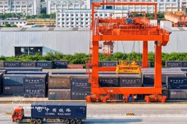 Cargo transit through Nanning International Railway Port before heading to Vietnam’s Yen Vien station. (Photo: VNA)