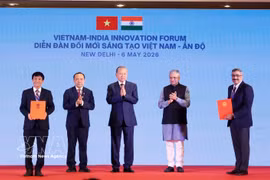 General Secretary of the Communist Party of Vietnam Central Committee and President To Lam (centre) and officials at the Vietnam-India Innovation Forum in New Delhi on May 6, 2026. (Photo: VNA)