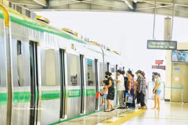 Passengers travel on urban railway Line 2A Cat Linh-Ha Dong. (Photo: VNA)