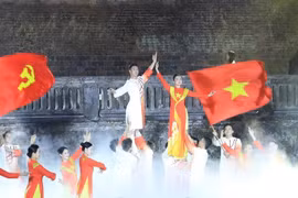 A music show marking the CPV's 95th anniversary in Hanoi. (Photo: VNA)