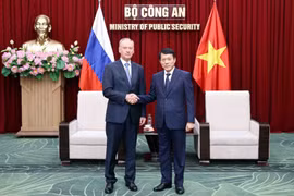 Minister of Public Security Gen. Luong Tam Quang (right) and Nikolai Patrushev, Aide to the President of Russia and Chairman of the Maritime Board at the meeting in Hanoi. (Photo: VNA)