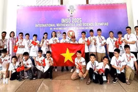 The Vietnamese student team at the 22nd International Mathematics and Science Olympiad (Photo: at the courtesy of the Vietnamese delegation)