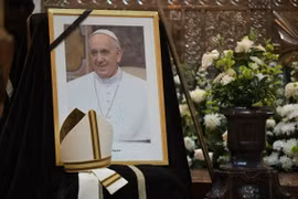 A portrait of Pope Francis at the Buenos Aires Cathedral. (Photo: AFP)