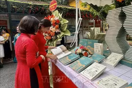 At the launch of the books titled “President Ho Chi Minh and General Nguyen Chi Thanh” and “Phu toan quyen Dong Duong xua va Phu Chu tich ngay nay” (The former Indochinese Governor-General’s Palace and Today’s Presidential Palace). (Photo: VNA)