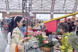 Domestic consumption gains momentum as retail sales rise over 11% (Photo: VNA)