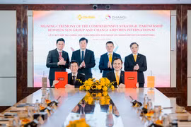 An overview of the signing ceremony (Photo: Sun Group)
