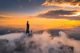 A spectacular sea of clouds blankets the summit of Ba Den Mountain. (Photo: Sun Group)