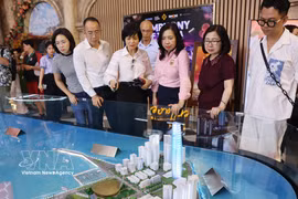 The working delegation of the APEC 2027 National Committee's Information and Culture Subcommittee inspects preparations for the APEC Year 2027. (Photo: VNA)