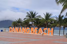 The beach in Da Nang is an attractive destination for tourists from all over the world, and locals. (Photo: VNA)