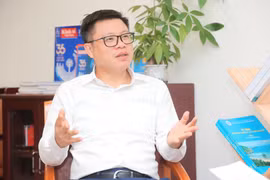 Nguyen Quoc Toan, Director of the Vietnam Agency of Seas and Islands under the Ministry of Agriculture and Environment, speaks to a VietnamPlus reporter. (Photo: VietnamPlus)