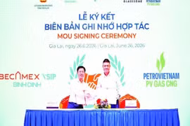 The MoU signing ceremony between Becamex VSIP Binh Dinh and PV Gas CNG in Gia Lai province on June 26, 2026 (Photo: nhandan.vn)