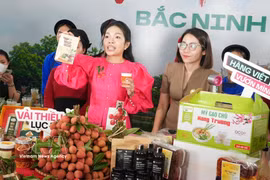 Online promotion of lychee and other key agricultural and OCOP products from Bac Ninh province. (Photo: VNA)