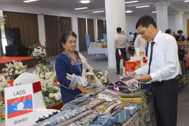 Lao products are promoted at a trade fair in Dien Bien province in September 2026. (Photo: VNA)