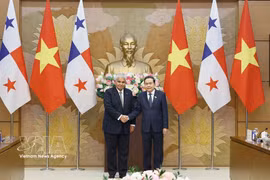 Legislative leader: Vietnam treasures ties with Panama