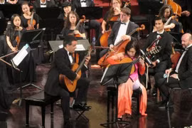 Artists perform in a concert at the Young Artists Friendship Festival and Competition (Photo: Mun Art Academy)