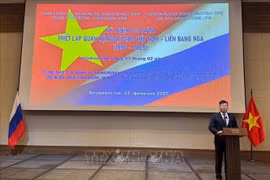 Consul General Nguyen Dang Hien speaks at the event. (Photo: VNA)