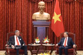 General Secretary of the Communist Party of Vietnam (CPV) Central Committee and President To Lam (right) and Miguel Mejia, Secretary General of the United Left Movement (MIU) Party of the Dominican Republic at their meeting in Hanoi on October 26 (Photo: VNA)