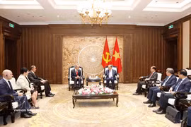 The meeting between Party General Secretary and State President To Lam and David Zapolsky, Senior Vice President and Chief Global Affairs and Legal Officer at Amazon, in Hanoi on May 22 (Photo: VNA)