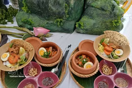 Quang noodle has become one of the signature dishes of Vietnamese and Central Vietnamese cuisine, helping promote Da Nang city’s tourism brand on the domestic and international culinary tourism map. (Photo: VNA)