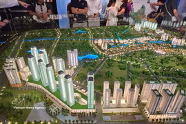 Models of projects planned to develop along Thang Long Boulevard under Hanoi's 100-year master plan. (Photo: VNA)