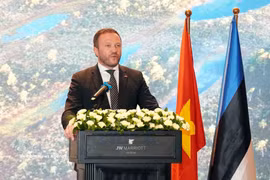 Estonian Minister of Foreign Affairs Margus Tsahkna addresses the event. (Photo: VNA)