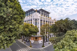 Capella Hanoi successfully maintains its prestigious Three Michelin Key distinction in 2026, solidifying its status among the world's most exceptional hospitality destinations. (Photo: Sun Group)