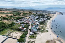 A view of Vinh Truong village, Phuoc Dinh commune, Thuan Nam district of Ninh Thuan, which is located in the project area where the construction of the Ninh Thuan 1 Nuclear Power Plant has been suspended and essential infrastructure works have been invested in. (Photo: VNA)