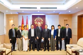 Deputy Minister of Science and Technology Pham Duc Long meets with Google’s Vice President for Emerging Markets Doron Avni in Hanoi on July 17. ( VGP Photo)