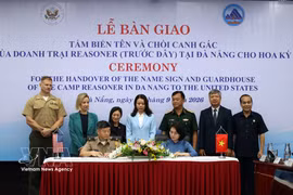 The ceremony for the handover of the name sign and guardhouse of the former US Marine Corps Camp Reasoner to the US side in Da Nang on September 15 (Photo: VNA)
