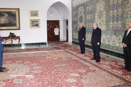 Vietnamese Ambassador to Algeria Vu Duy Long presents his credentials to Algerian President Abdelmadjid Tebboune on September 14. (Photo: VNA)