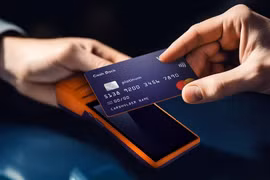 Cashless payment becoming more popular in Vietnam. (Photo: VietnamPlus)