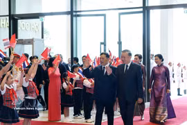 General Secretary of the Communist Party of Vietnam Central Committee and President To Lam and his spouse Ngo Phuong Ly preside over the official welcoming ceremony for King of Thailand Maha Vajiralongkorn Phra Vajiraklaochaoyuhua and Queen Suthida Bajrasudhabimalalakshana (Photo: VNA