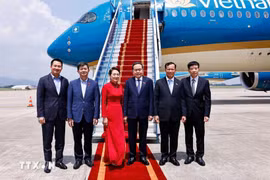 The farewell ceremony for National Assembly Chairman Tran Thanh Man and his spouse at Noi Bai International Airport in Hanoi on September 16 morning. (Photo: VNA)