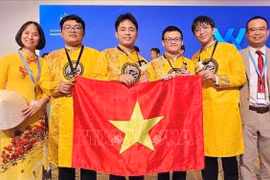 Four Vietnamese students win gold medals at the 57th International Chemistry Olympiad (IChO), held in Dubai, the United Arab Emirates (UAE), from July 5 to 14. (Photo published by VNA)