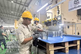 An automotive and motorcycle parts production line at Vietnam Precision Industrial Co., Ltd. No. 1 in Ba Thien 2 Industrial Park, Phu Tho province (Photo: VNA)