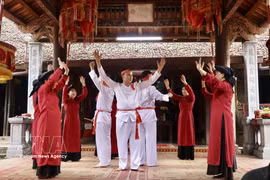 Hat Xoan (Xoan singing), a valuable intangible cultural heritage of Phu Tho province, is linked to the worship of the Hung Kings, a belief rooted in the Vietnamese practice of ancestor worship. (Photo: VNA)