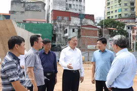 General Secretary of the Communist Party of Vietnam (CPV) Central Committee and President To Lam (third, right) inspects the Hoang Cau–Voi Phuc section of the Ring Road No. 1 project. (Photo: VNA)