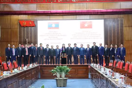 Delegates pose for a group photo at the event (Photo: baodienbienphu.vn)