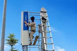 Telecom operators are accelerating the rollout of 5G coverage across Hai Phong city. (Photo: VNA)