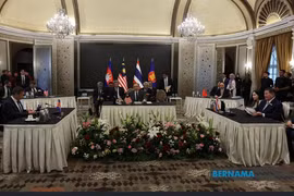 Thailand and Cambodia's leaders begin the talks on July 28 in Malaysia. (Photo: Bernama)