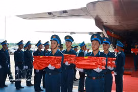 At the handover ceremony (Photo: VNA)